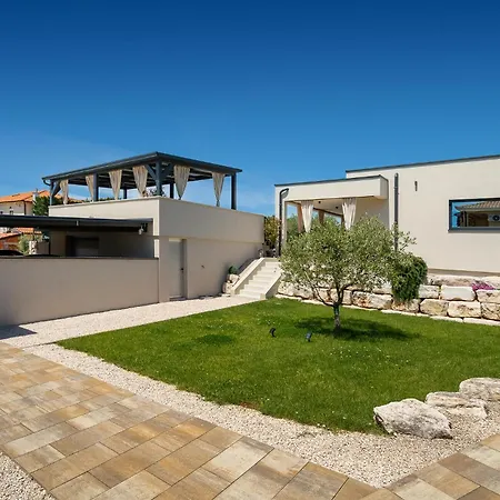 Semesterbostad S 2 Spavace Sobe *