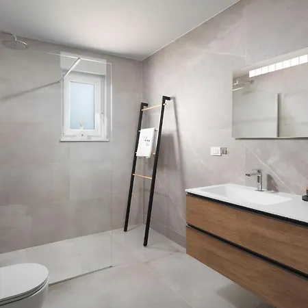 S 2 Spavace Sobe Vikendica *