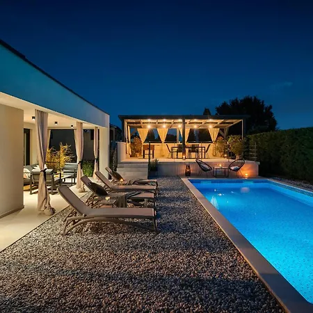 S 2 Spavace Sobe Tar-Vabriga