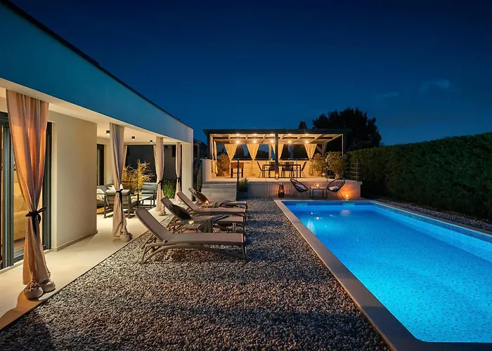 S 2 Spavace Sobe Tar-Vabriga